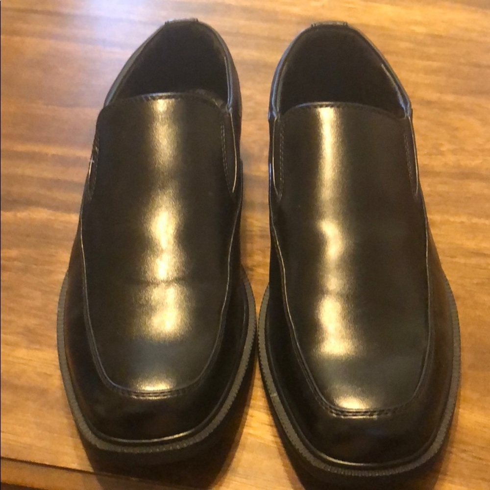 Van Heusen Slip on Black shoes